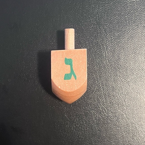 WOODEN 1” SMALL DREIDEL FOR KIDS MULTI COLORED LETTERS - Picture 1 of 7